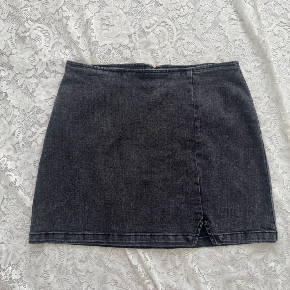 Wild Fable Denim Mini Skirt Womens Size 10 Notch Front Black Wash